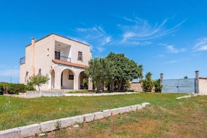 Villa Familiale, 4 chambres, 2 salles de bains (Villa Mattalia Relax at Villa for 10) | Extérieur