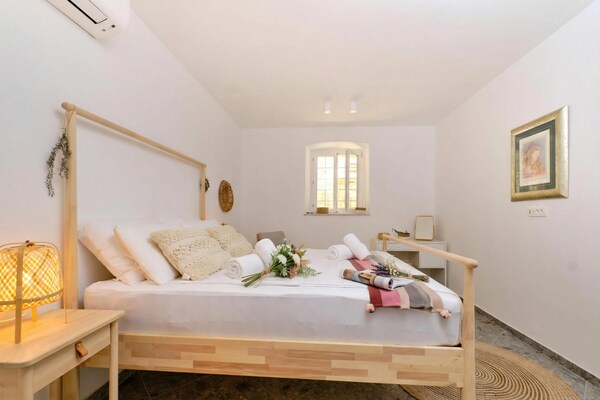 Island Villa Alba With Terrace & Grill - Mali Lošinj