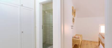 Family House, Multiple Bedrooms, 2 Bathrooms (Charming Island Villa Alba) | Bathroom | Shower, hair dryer, towels, soap