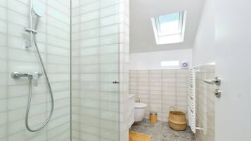 Family House, Multiple Bedrooms, 2 Bathrooms (Charming Island Villa Alba) | Bathroom | Shower, hair dryer, towels, soap