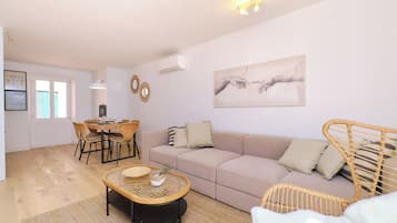 Familienhaus, Mehrere Schlafzimmer, 2 Bäder (Charming Island Villa Alba) | Wohnbereich