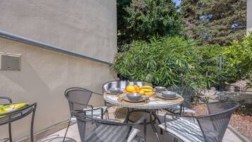 Family House, 3 Bedrooms, 2 Bathrooms (Island Villa Alba with Terrace &) | Outdoor dining