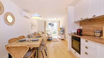 Casa familiar, varias habitaciones, 2 baños (Charming Island Villa Alba) | Restaurantes