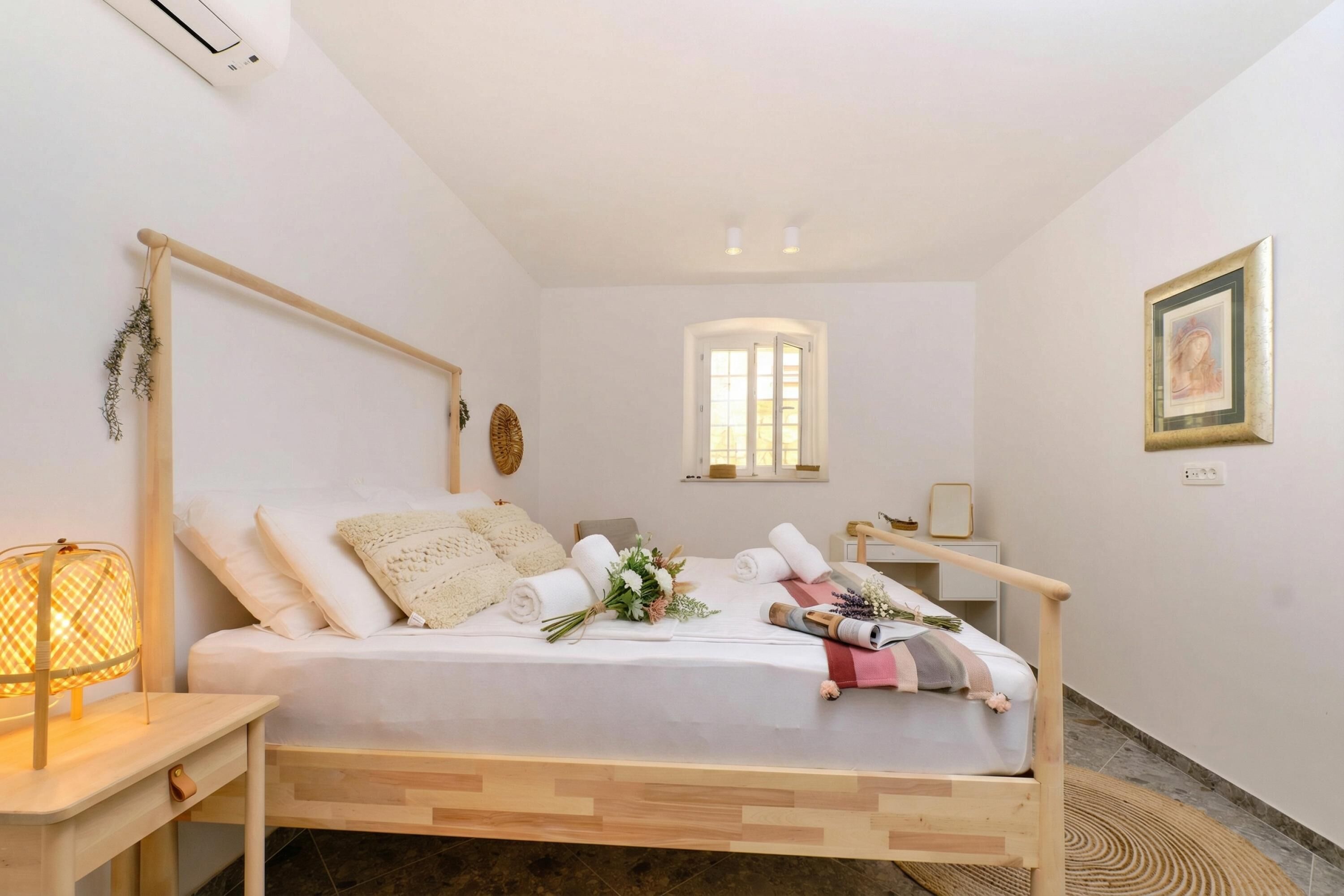 家庭独立别墅, 多间卧室, 双浴室 (Charming Island Villa Alba) | 3 多间卧室、客房内保险箱、熨斗/熨衣板、免费 WiFi