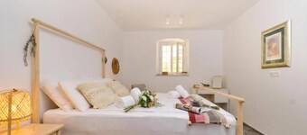 Charming Island Villa Alba