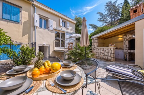 Island Villa Alba With Terrace & Grill