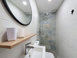 Shower - Porto Fino - Apartamento vista al canal reformado (Empuriabrava)
