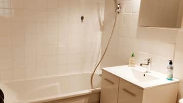 Hair dryer
