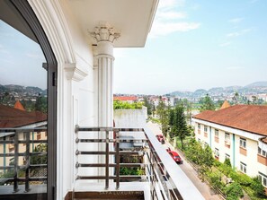 Habitación Deluxe doble, vistas a la montaña | Ropa de cama hipoalergénica y colchones viscoelásticos
