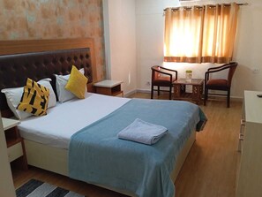 Iron/ironing board, free WiFi - PERFECT INN (Noida)