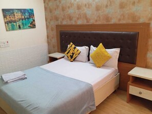 Iron/ironing board, free WiFi - PERFECT INN (Noida)