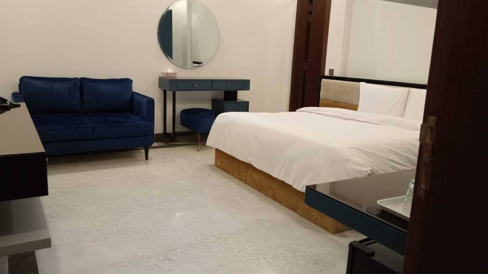 Deluxe Room | Desk, soundproofing, free WiFi