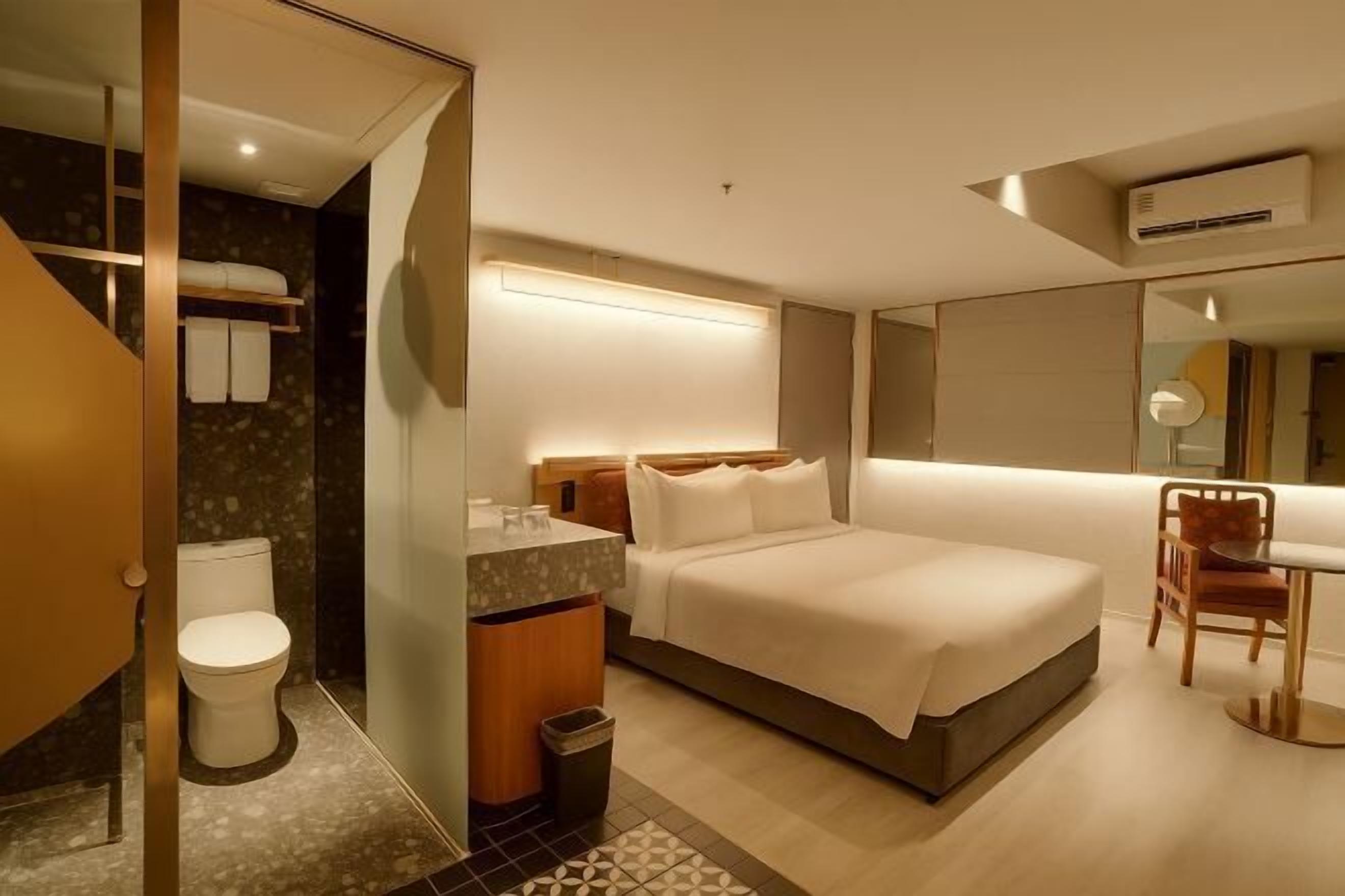 In-room safe, soundproofing, free WiFi