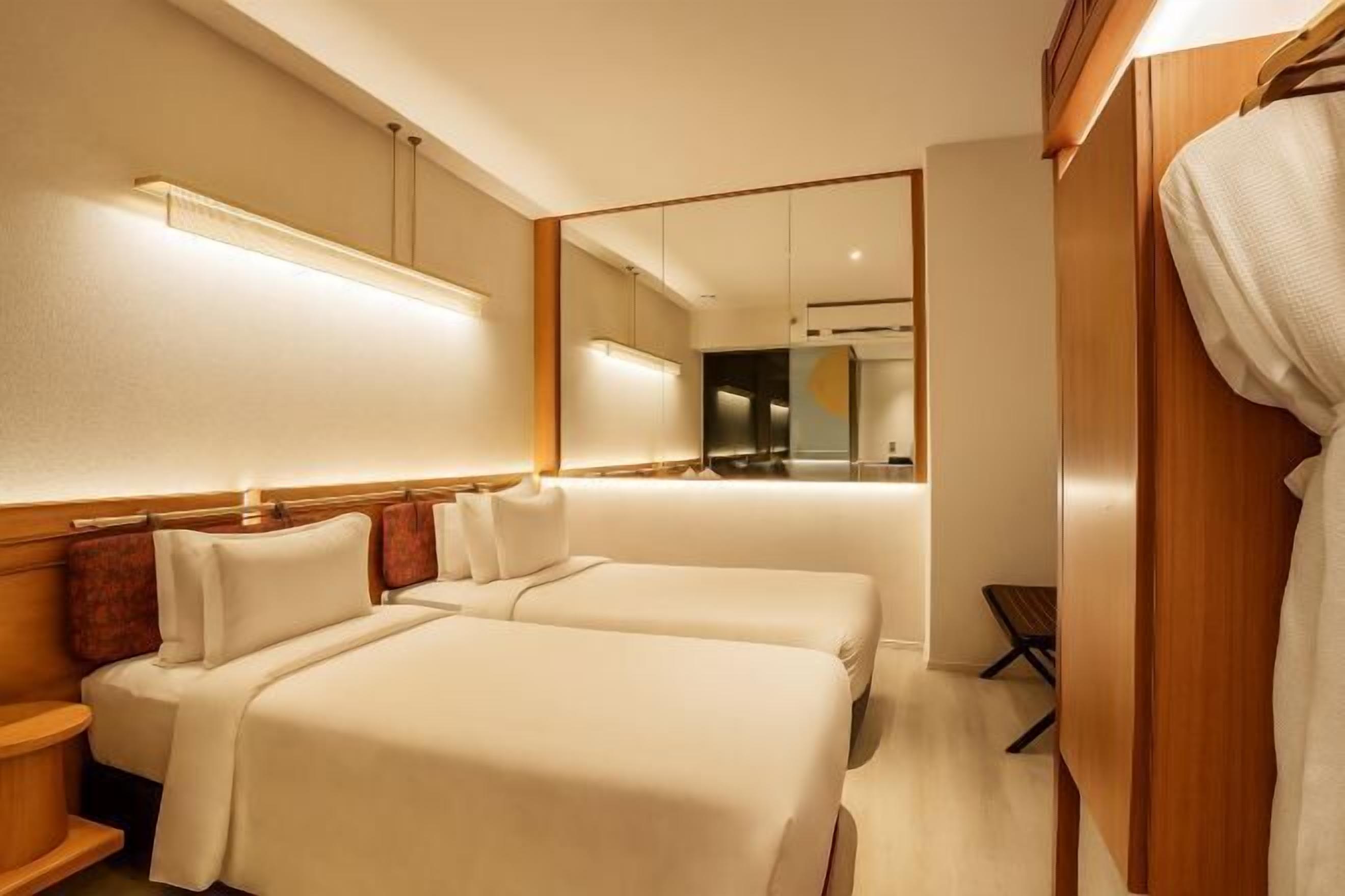 In-room safe, soundproofing, free WiFi