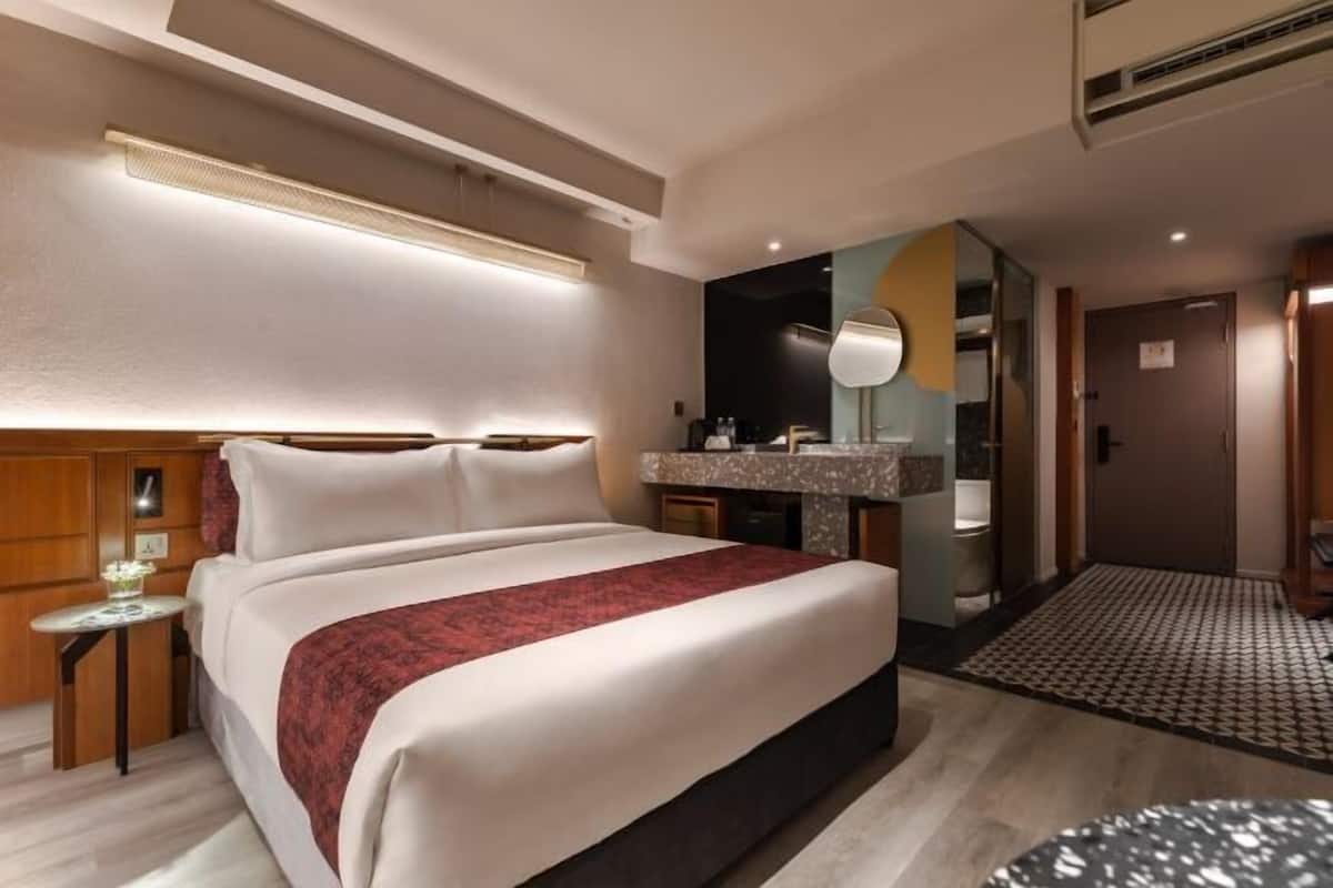 In-room safe, soundproofing, free WiFi