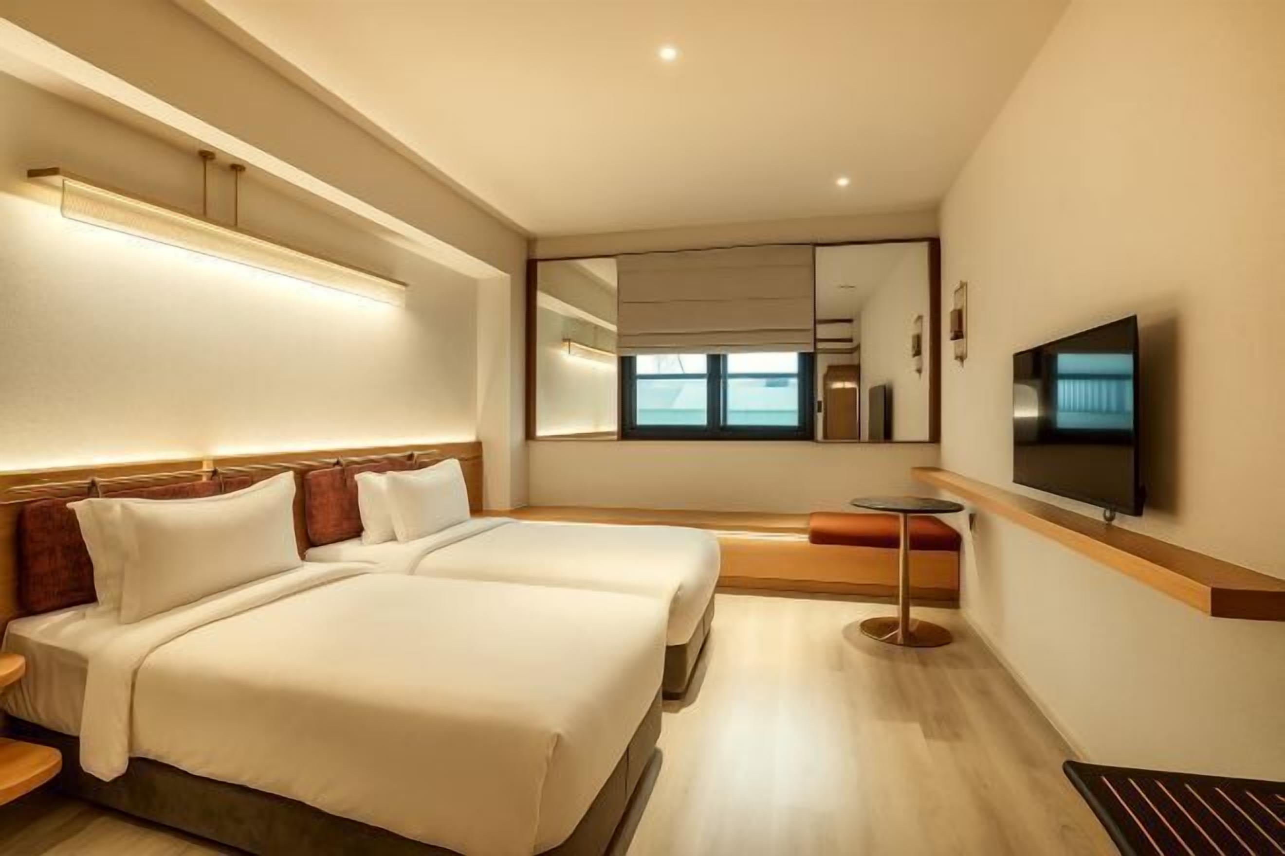 In-room safe, soundproofing, free WiFi