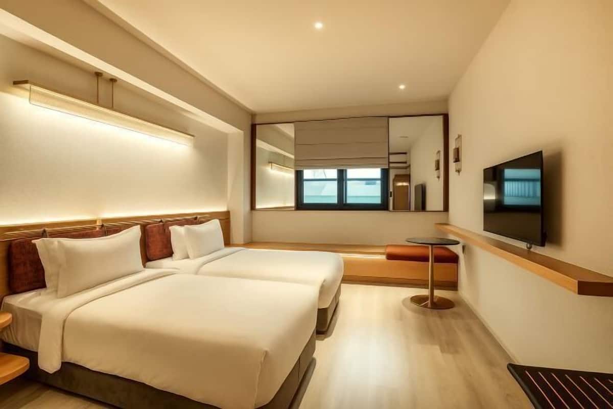 In-room safe, soundproofing, free WiFi