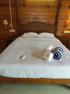 Standard Double Room | Desk, soundproofing - B R Cottages (Canacona)