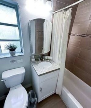 Shower, towels, shampoo