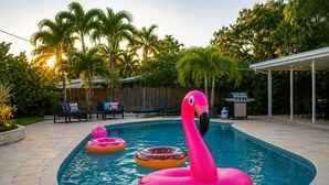 Unclassified image, 2 of 23, button - Ocean Breeze Bungalow 4BR 2BA W/Pool (Hollywood)