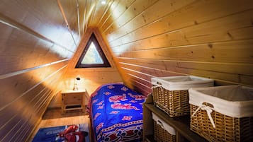 2 quartos, ferros/tábuas de passar roupa, Wi-Fi, roupa de cama