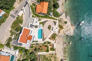 Exterior - Seafront Luxury Villa Marim with Beach and Pool (Stara Baška)