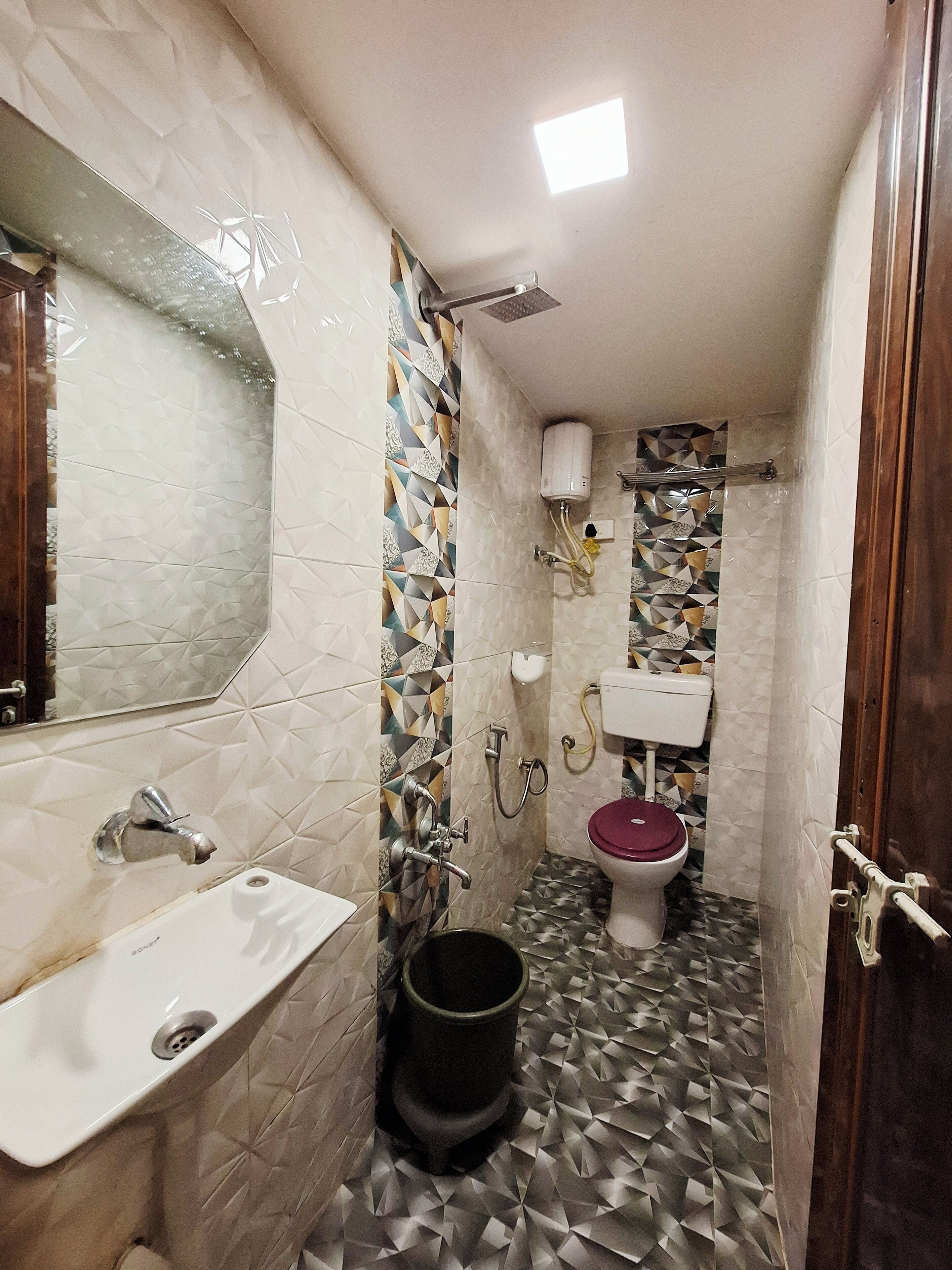 Standard Studio | Bathroom | Slippers