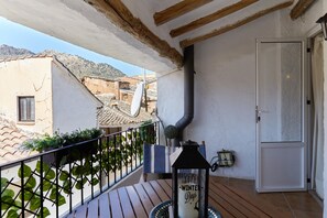 Terrace/patio - Apartment 'Cazorla Rural Guadalquivir' with Private Terrace, Wi-Fi and Air Conditioning (Quesada)