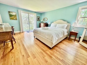 3 bedrooms, desk, iron/ironing board, WiFi