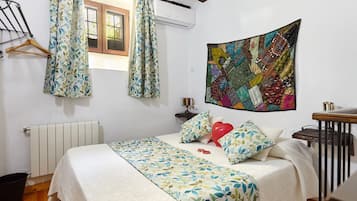 1 chambre, fer et planche Ă repasser, Wi-Fi gratuit, draps fournis