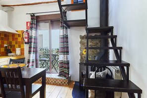 Dining - Apartment 'Cazorla Rural Guadiana' with Balcony, Wi-Fi and Air Conditioning (QUESADA)