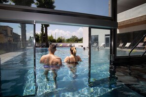 Indoor pool, outdoor pool, pool loungers - Hotel Fontana Olente (Ferentino)