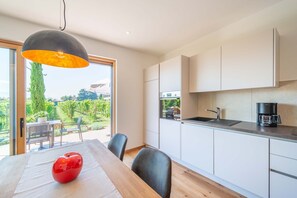 Kühlschrank, Ofen, Herdplatte, Geschirrspüler