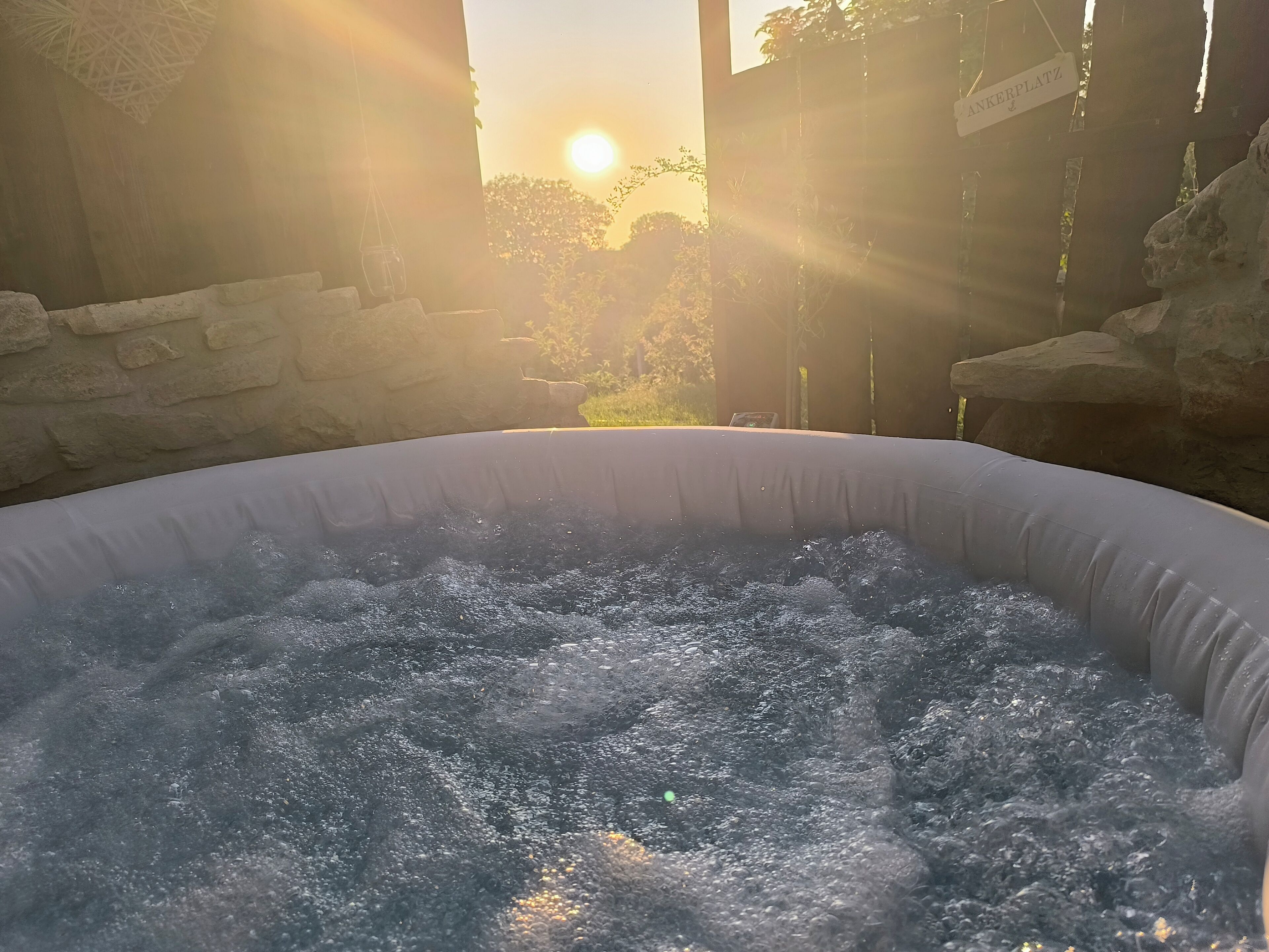 Tina de hidromasaje al aire libre