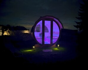 Outdoor spa tub - Romantisches Ferienhaus Zeit zu Zweit (SA)