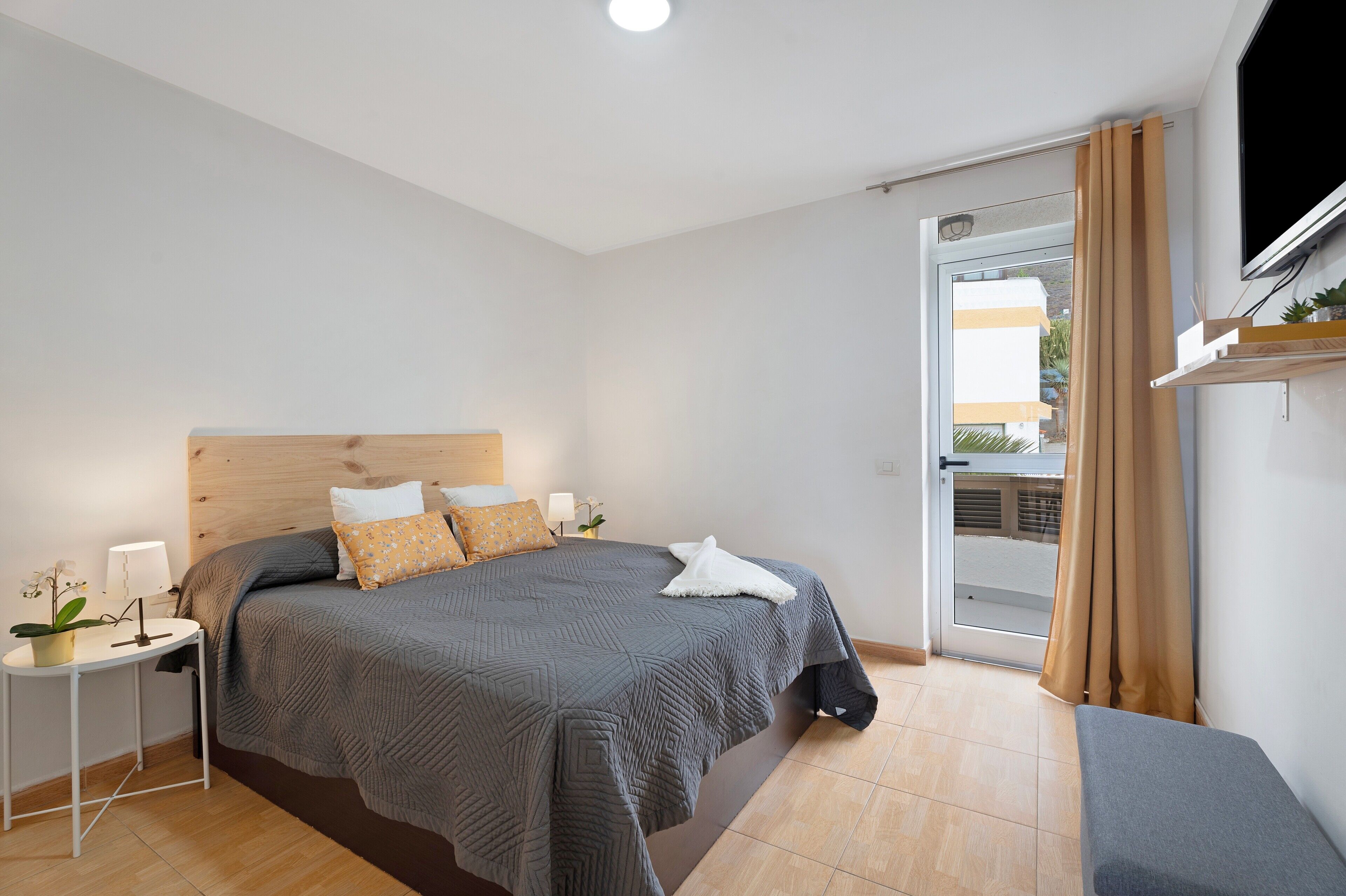 1 chambre, fer et planche à repasser, Wi-Fi gratuit, draps fournis