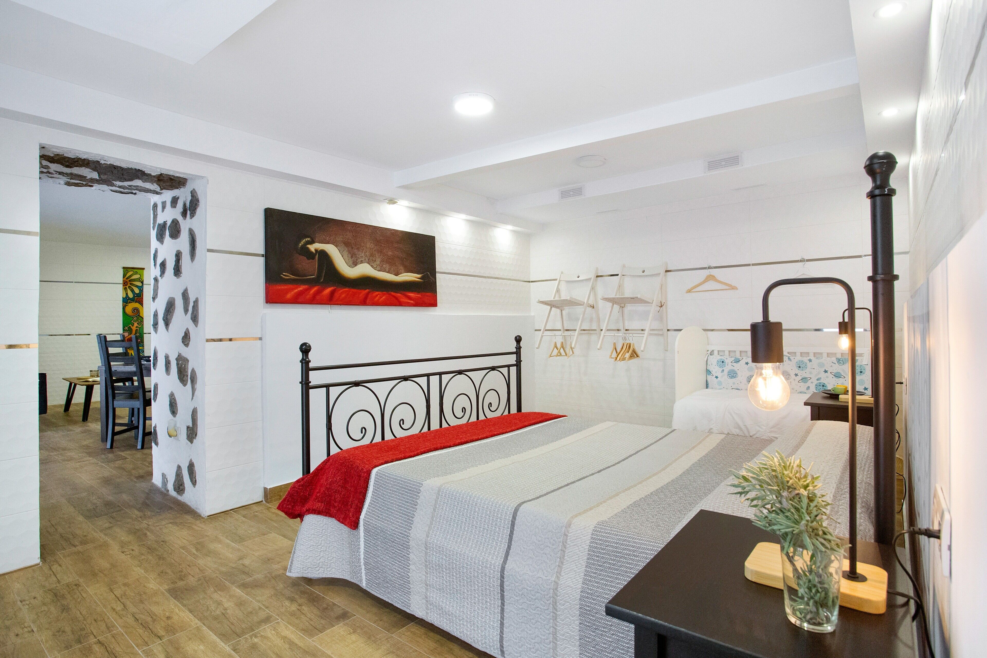 2 室のベッドルーム、アイロン / アイロン台、ベッドシーツ