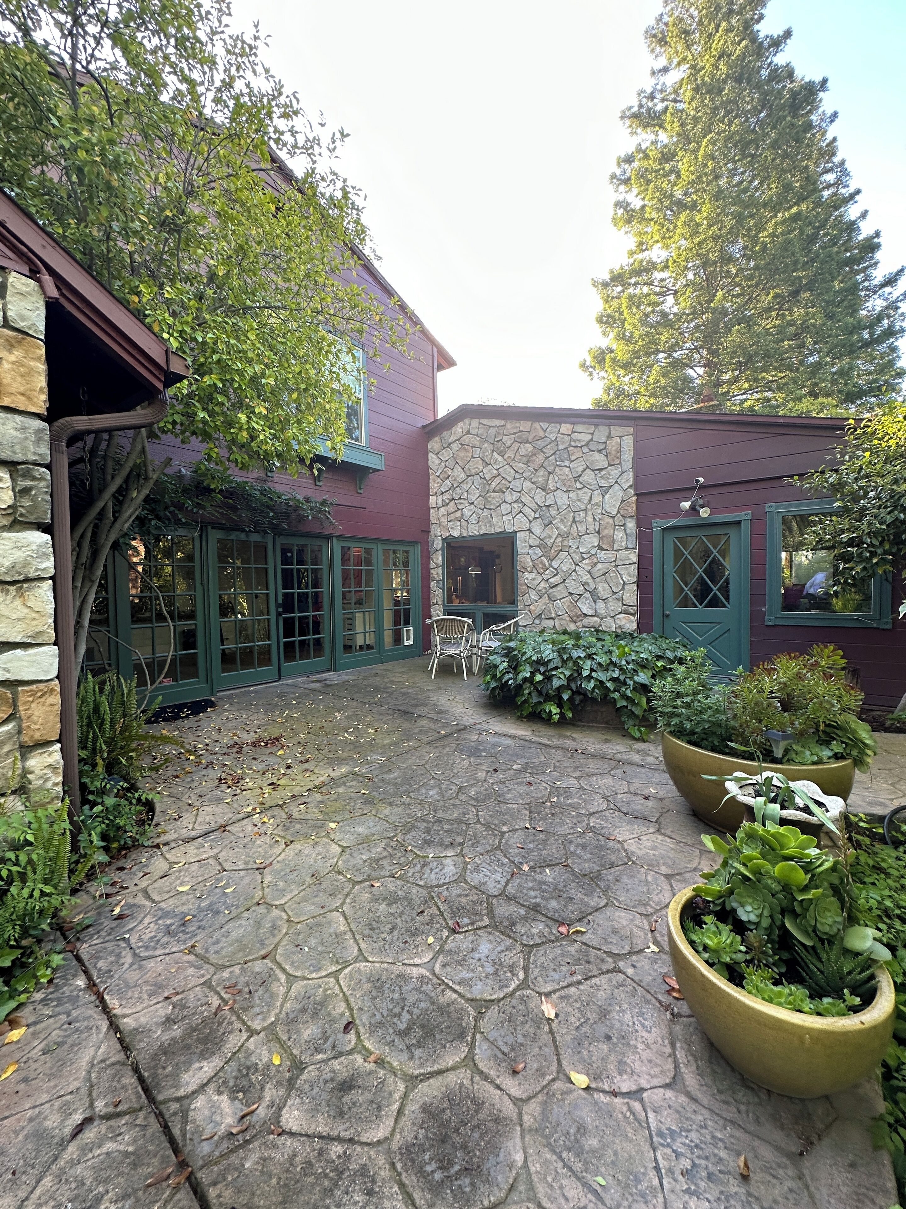 Folsom's hidden gem, entire home!