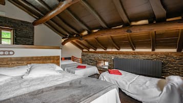 4 bedrooms, iron/ironing board, free WiFi, bed sheets