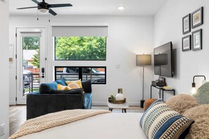 مكواة/لوح كي وواي فاي وملاءات أسرّة