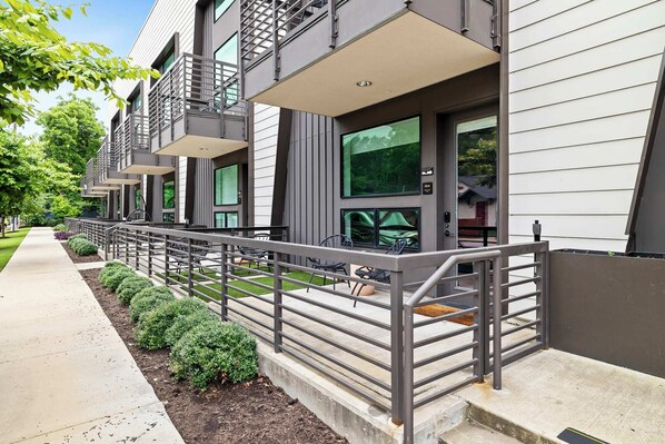 المنشأة من الخارج