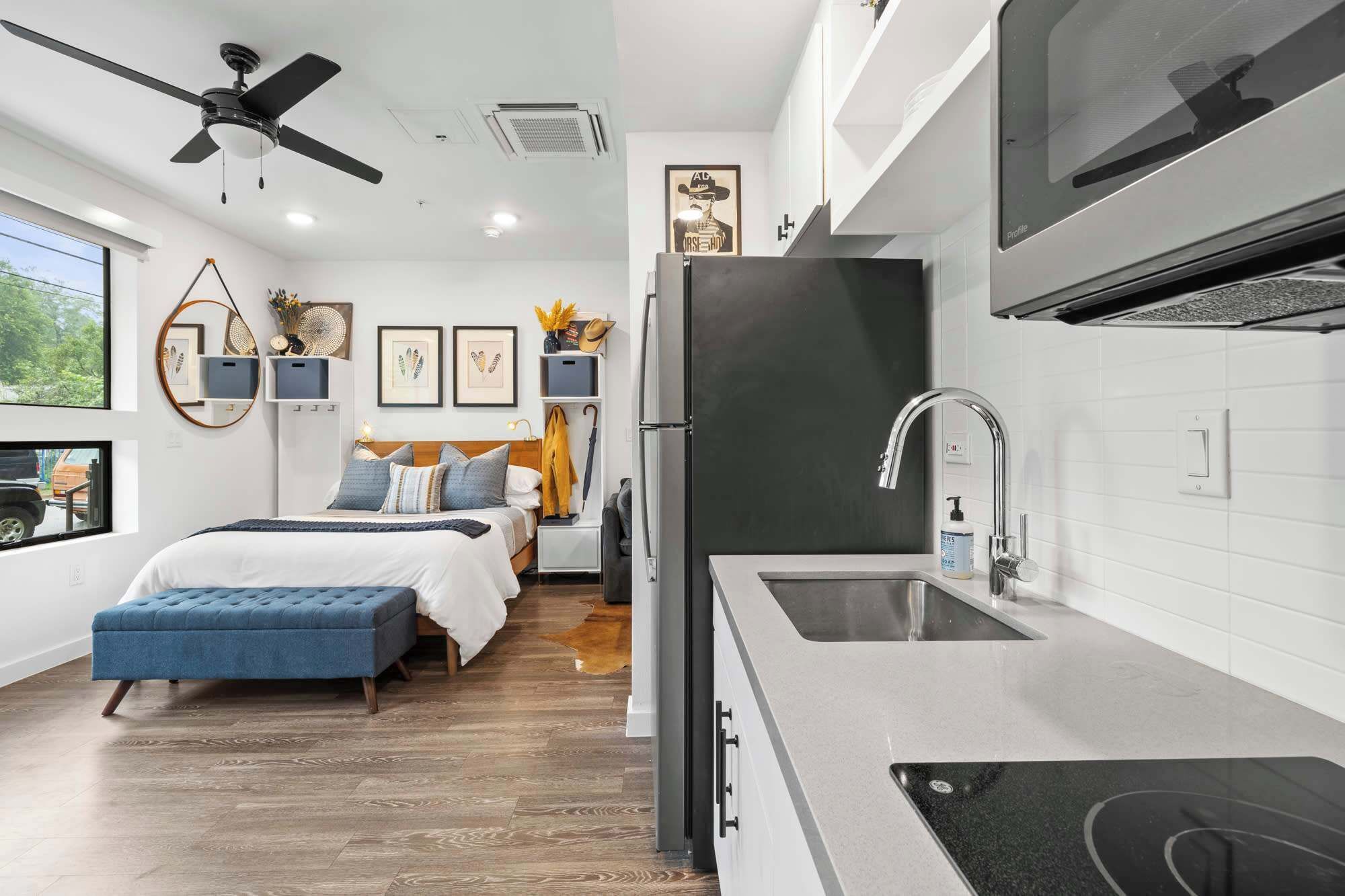 Iron/ironing board, WiFi, bed sheets