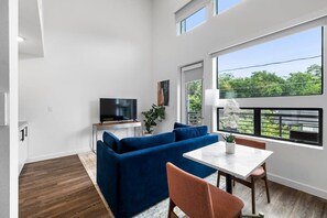 TV - Charming DT ATX Loft | Near Rainey St | Parking (Austin)