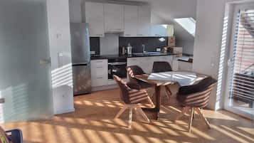 Dishwasher, cookware/dishes/utensils