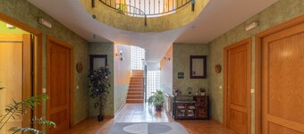 Studio Apartment 'La Casa De Dafne Acebo' with Mountain View, Shared Terrace and Shared Garden