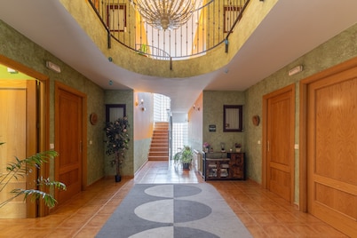 Studio Apartment 'La Casa De Dafne Acebo' with Mountain View, Shared Terrace and Shared Garden