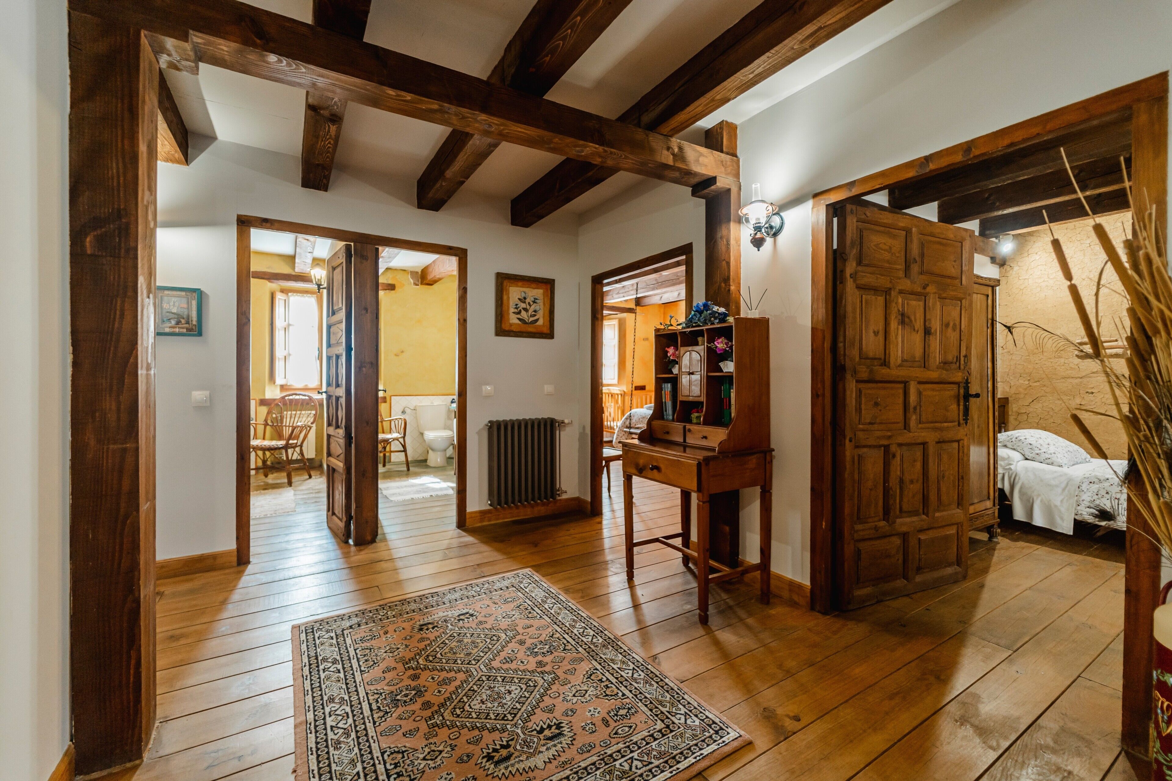 6 bedrooms, iron/ironing board, free WiFi, bed sheets