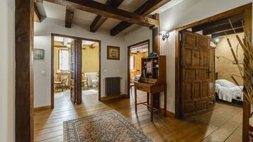 6 chambres, fer et planche Ă repasser, Wi-Fi gratuit, draps fournis