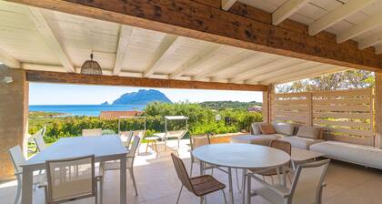 Holiday Home 'Villa Cactus, Costa Corallina' with Sea View, Wi-Fi, and Air Conditioning
