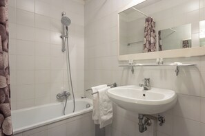 Family Apartment, City View | Bathroom | Hair dryer, bidet, towels, soap - Angelica House (Florence)